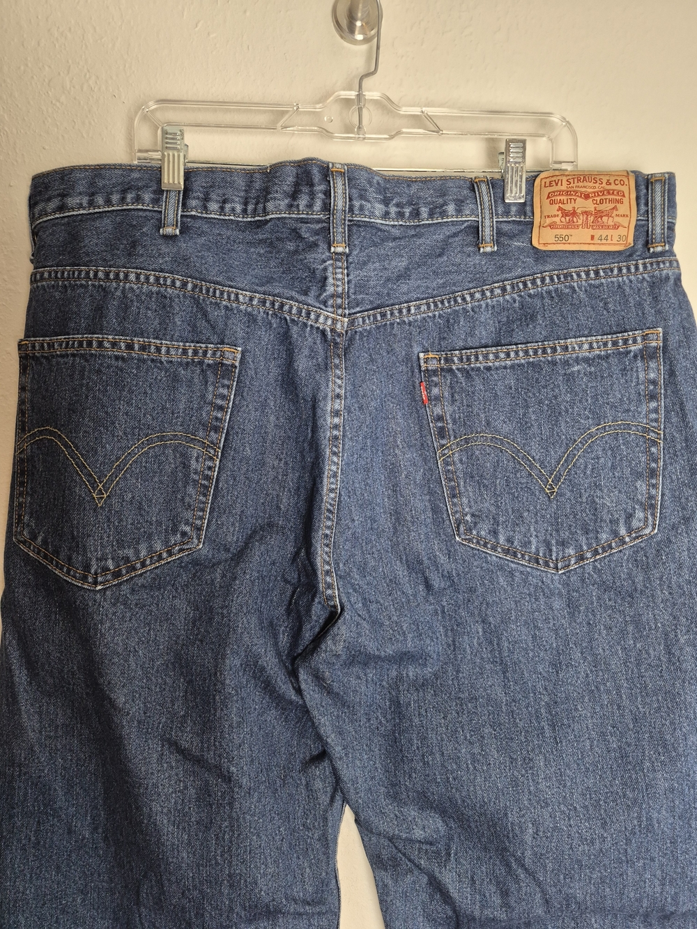 Levi's 550 Men’s Dark Blue Relaxed Fit Jeans - Classic Back Pocket.Size L30 W44